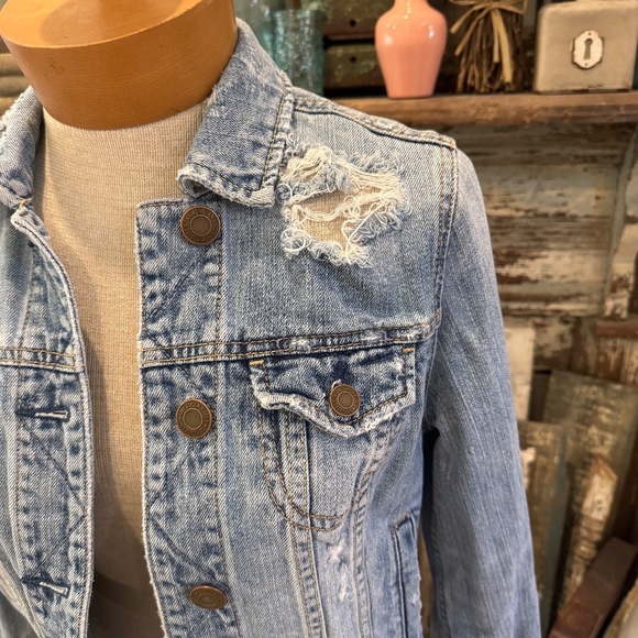 AMERICAN EAGLE Denim SOUTHWESTERN AZTEC Embroidered DISTRESSED JEAN Jacket Coat - Picture 3 of 10